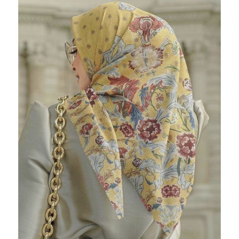 The Royale Series Buttonscarves Yellow