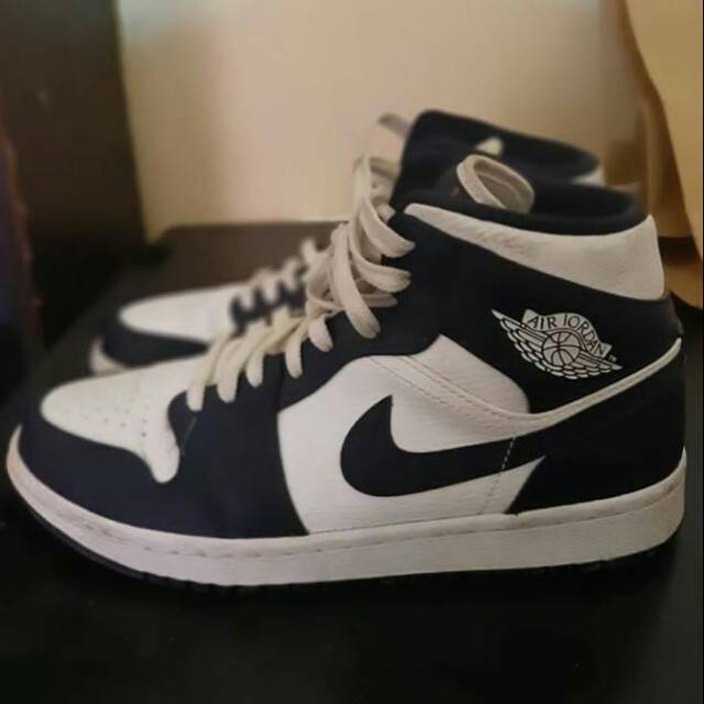 Nike Air Jordan 1 Mid Obsidian