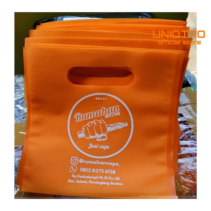 

SALE Goodie Bag Bisa Sablon Oval 20x20, Tas Spunbond, Tas Souvenir - Orange