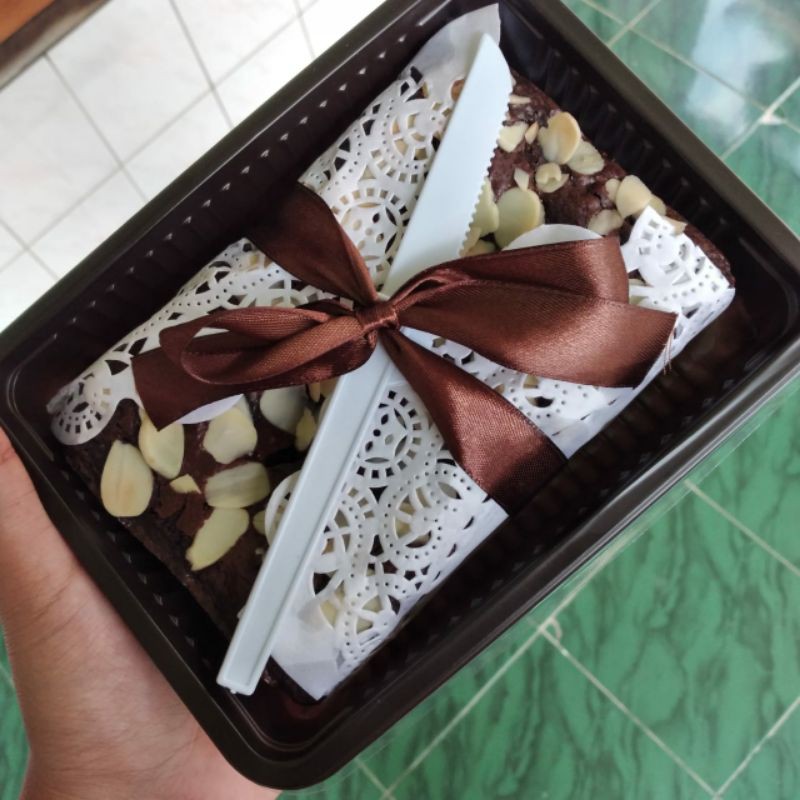

fudgy brownies murah/fudgy brownies premium/fudgy brownies enak uk. 15x10cm dengan topping