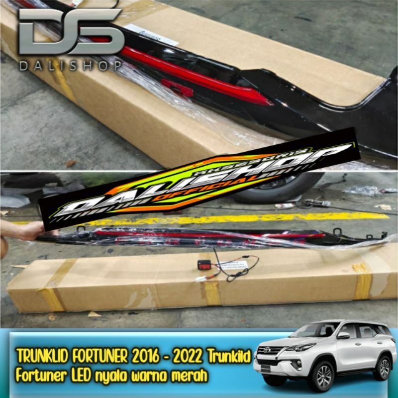 TRUNKLID FORTUNER 2016 - 2022 Trunkild Fortuner LED nyala warna merah