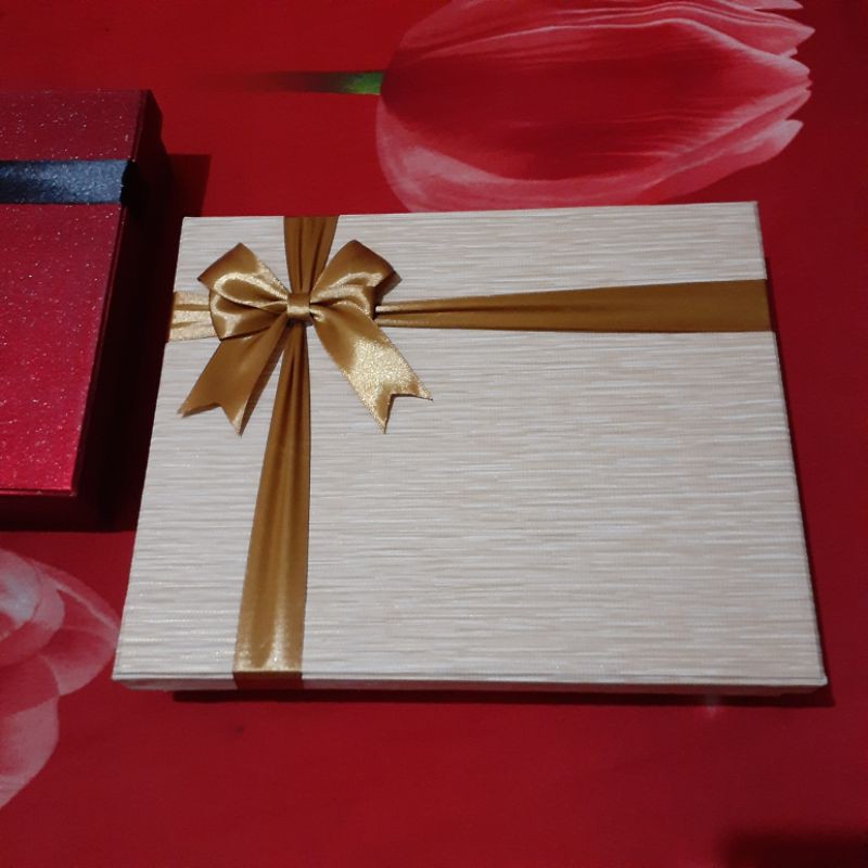 Box Kado Spesial Kotak Hadiah Pita Satin Kokoh Anti Penyok bisa custom