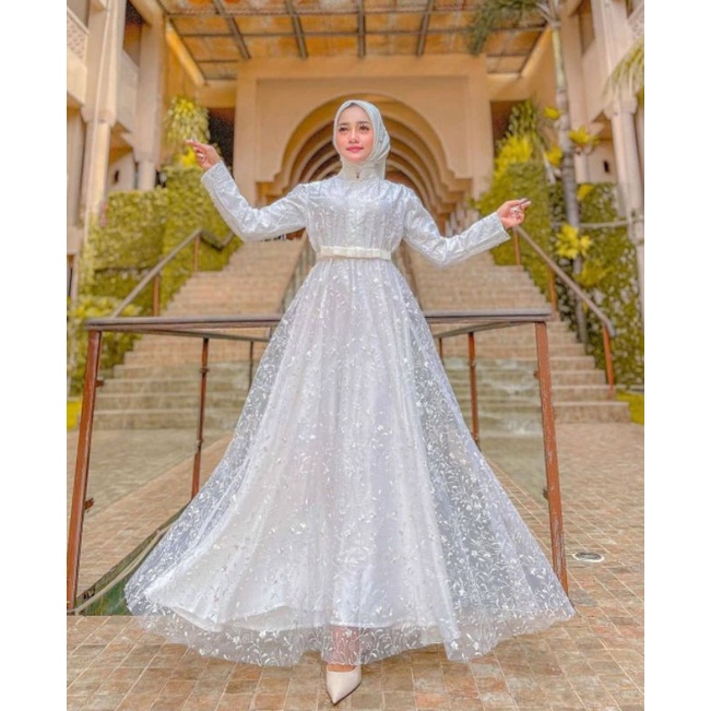 gaun akad/ gaun akad syari