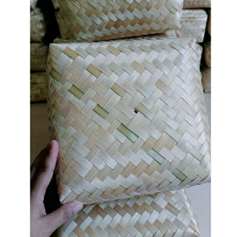 

BESEK BAMBU UKURAN 20×20 KUALIATAS BAIK, COCOK BUAT KOTAK NASI HAJATAN
