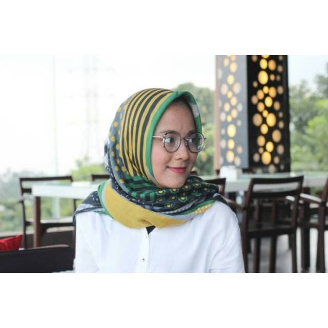 Kerudung Deenay KW premium / segiempat voal motif bueno