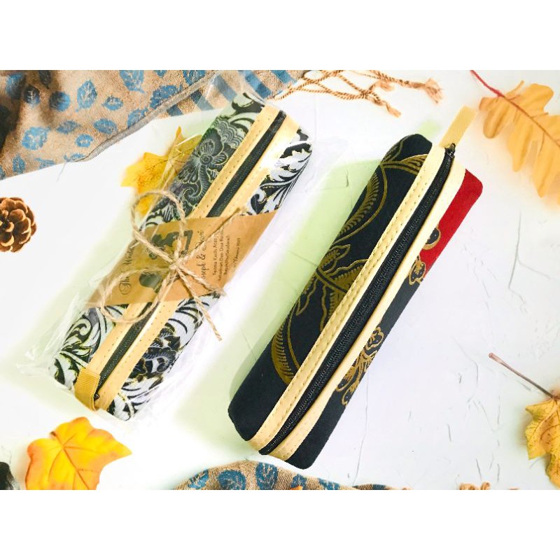 

Souvenir tempat pensil 19,5cm