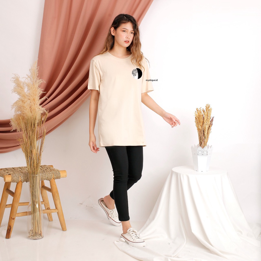 MYSTIQUE.ID- BAJU KAOS MOON T-SHIRT LUCU DAN AESTHETIC