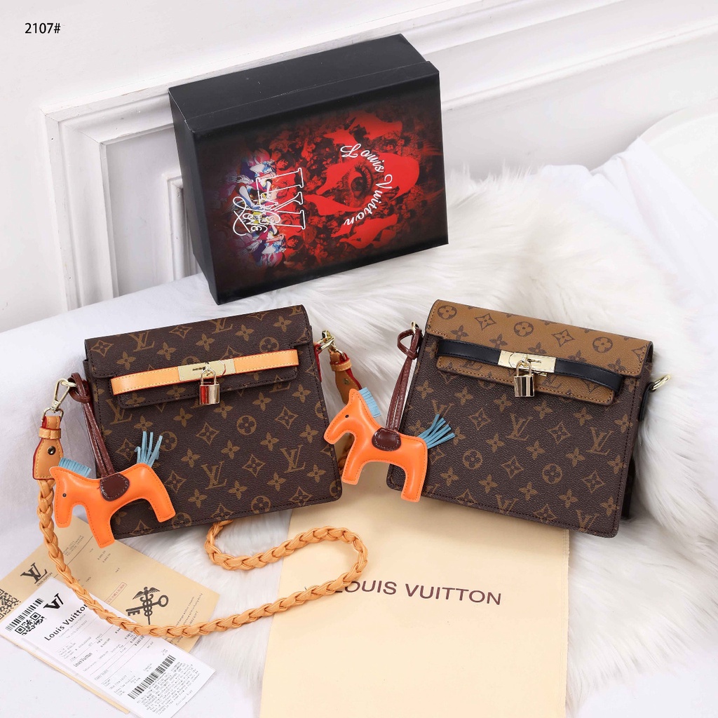 Shoulder Bag With Leather Horse Keychain #2107