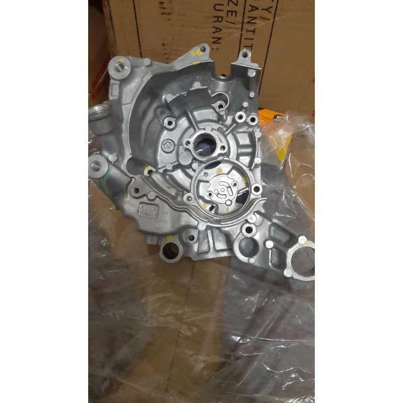 CRAKNKCASE BLOCK KANAN BAK TAP OLI BEAT FI 2013-2014 ORIGINAL 100% HONDA.KODE PART:1110B-KZL-C30