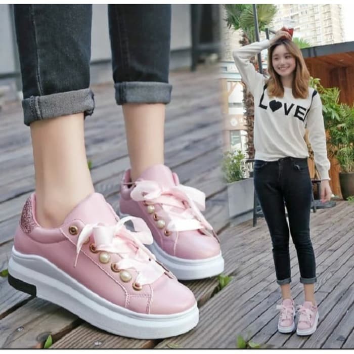 Sepatu Sneakers Wanita Fadia SDS338