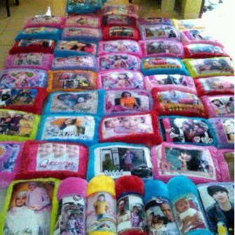 

Bantal Souvenir 20 x 30 *Gambar & Warna by Request)