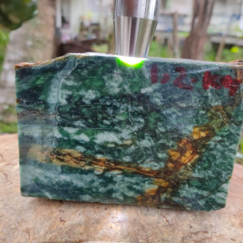 BONGKAHAN BATU GIOK ACEH 1.2 KG