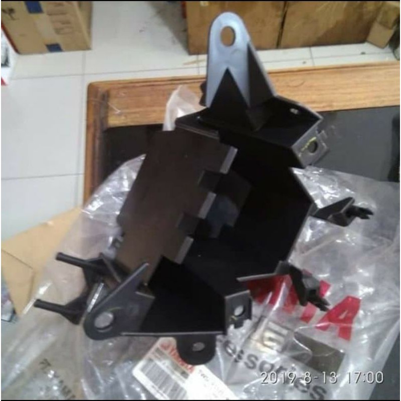 BOX BOK ACCU R25 MT25 PART ORIGINAL YAMAHA 1WD-F1171-00