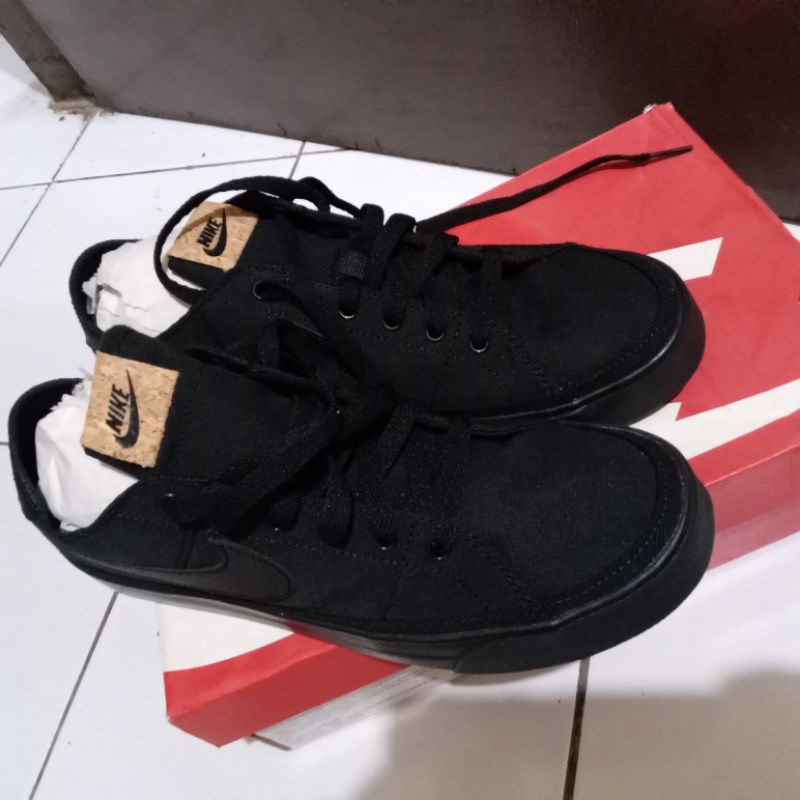 Sepatu Sekolah Full black Sepatu Nike Original size 43