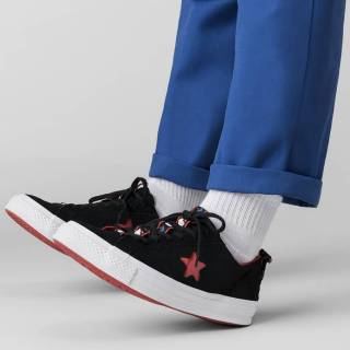 one star hello kitty converse