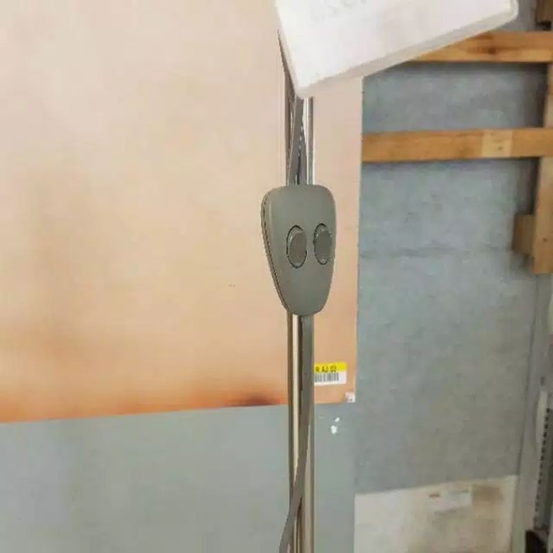 Lampu berdiri ace Hardware