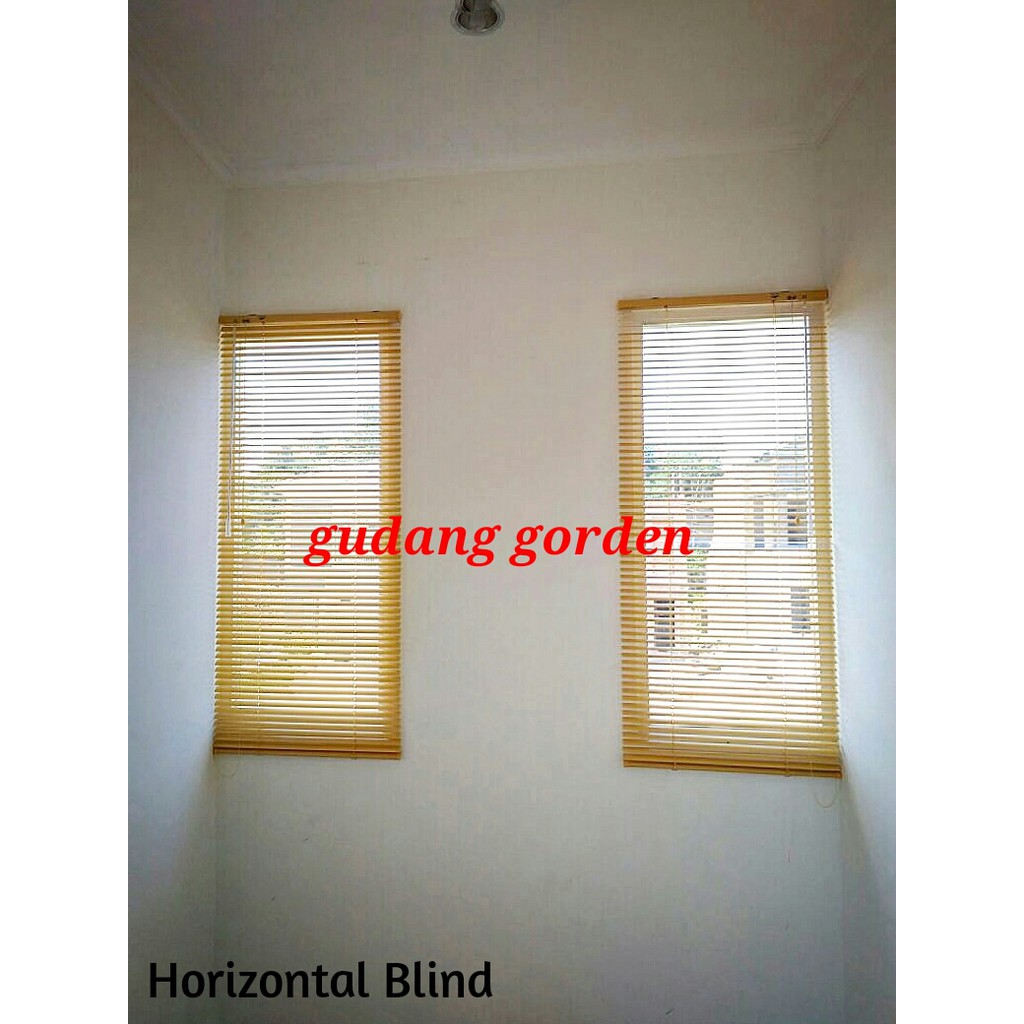 Gorden Kantor Horizontal Blind Woodn
