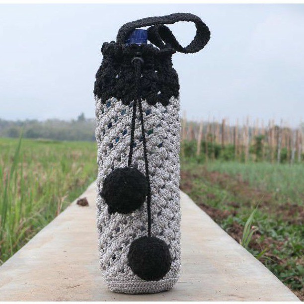sarung botol rajut 1,5 liter .. botol minum .. tas botol