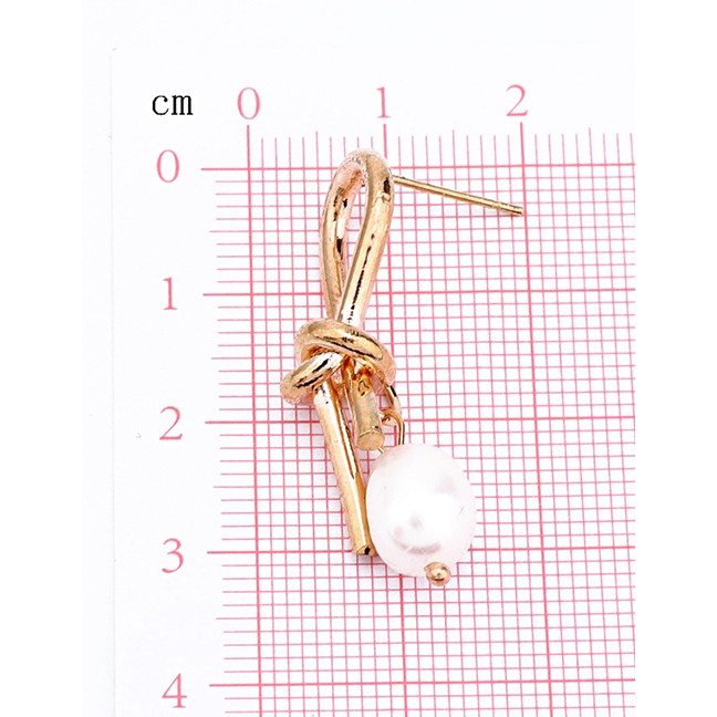 LRC Anting Tusuk Fashion Gold Pearl Ear-rings F66644