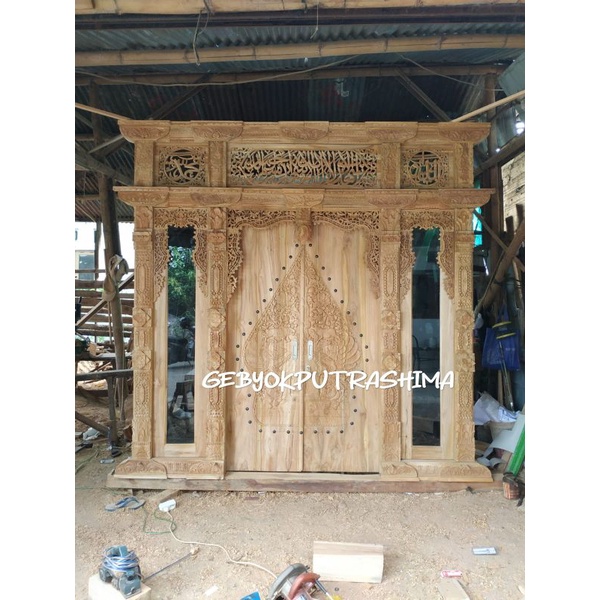 Pintu Gebyok Relief Gunungan ukir Jepara
