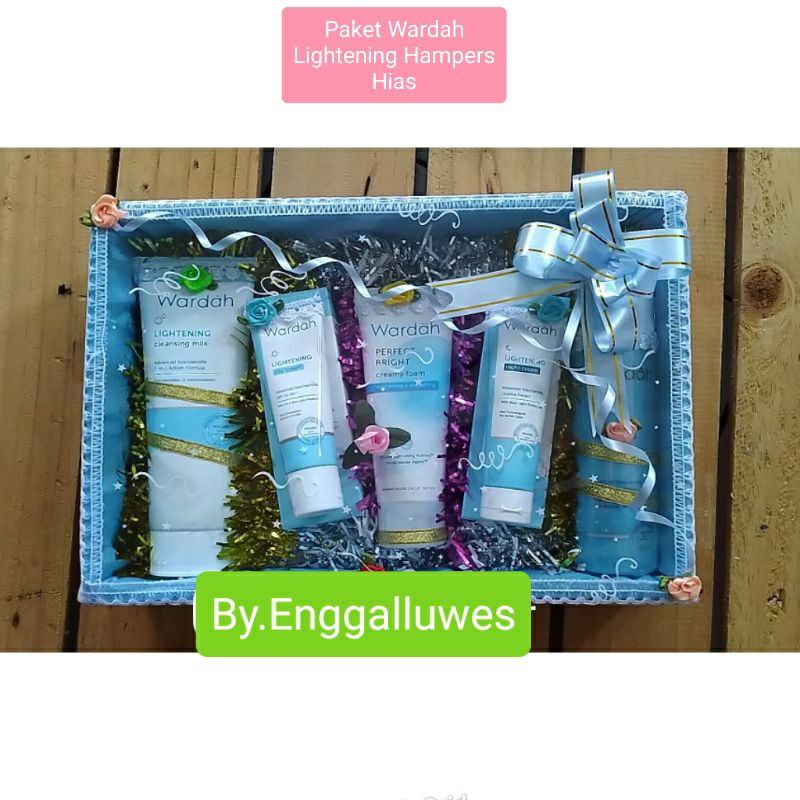 PAKET WARDAH LIGHTENING TERBARU HAMPERS HIAS