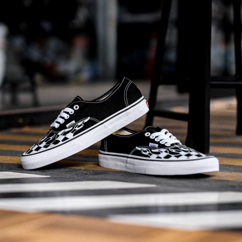VANS AUTHENTIC CHECKERBOARD FLAME BLACK WHITE