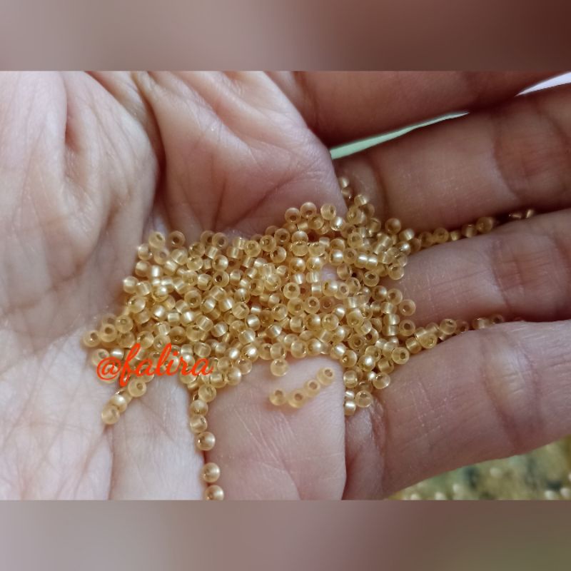 Manik manik pasir/Manik manik bulat gold