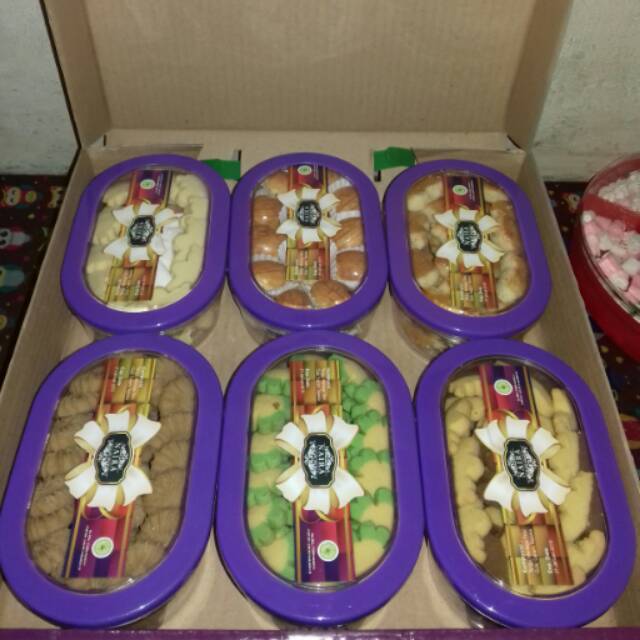 

Paket Kue Lebaran/paket Kue Kering/Kue lebaran/kue cookies ANIRA