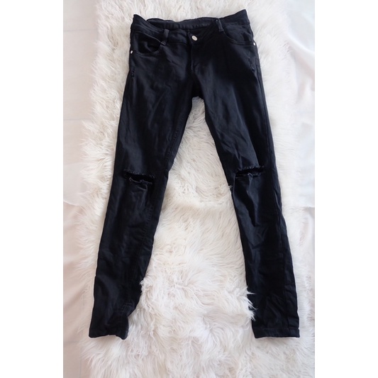 Preloved ripped pants