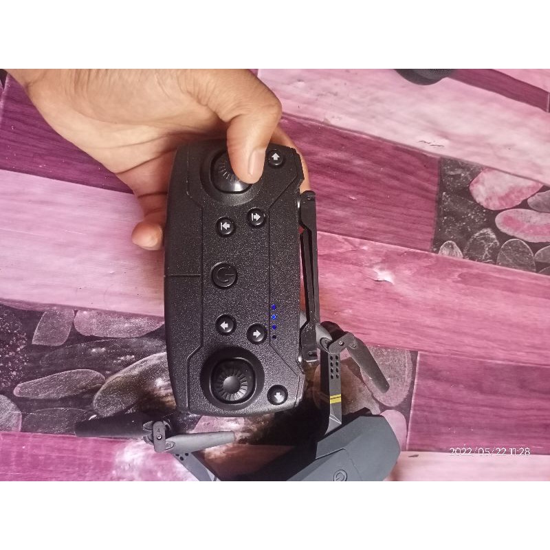 DRONE QUADCOPTER HAND SENSE UAV WATCH /FIREFLY/E58 FOLDING DRONE AERIAL