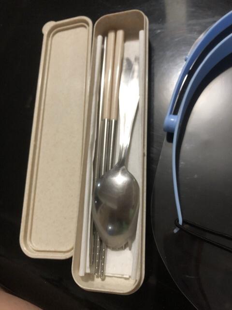 Cutlery Travel Box Tempat Penyimpanan Alat Makan