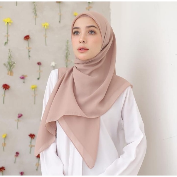 Hijab Bella Square | Jilbab Kerudung Segiempat New Ready 50 warna Trendy Bisa Gojek/Gosend Cod Bayar Di Tempat