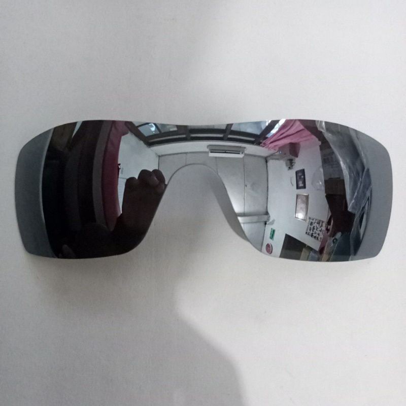Oakley batwolf silver titanium polarized lens
