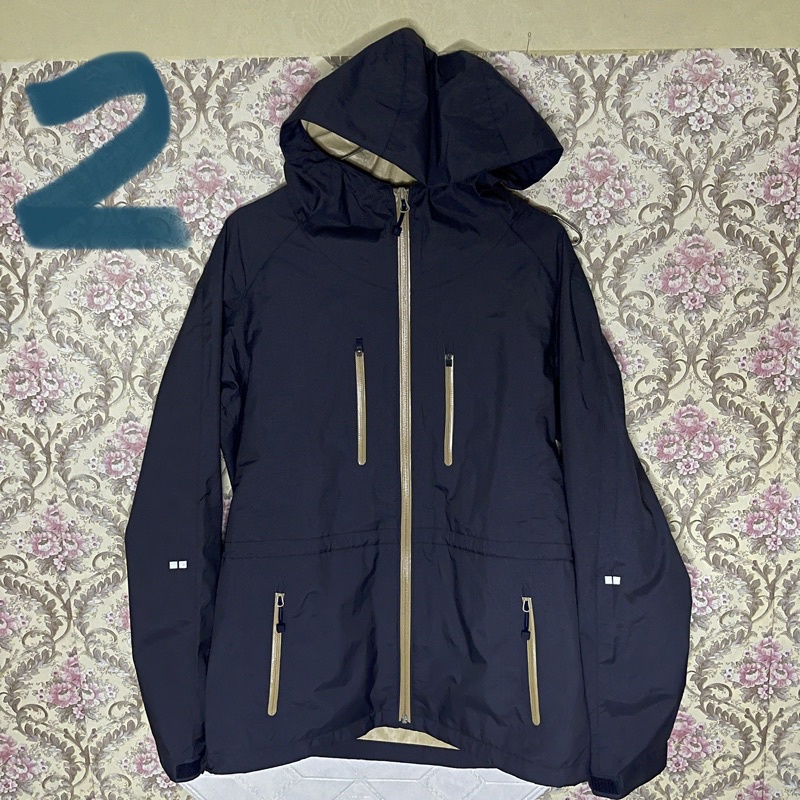 SOLD jaket uniqlo high waterproof hard shell