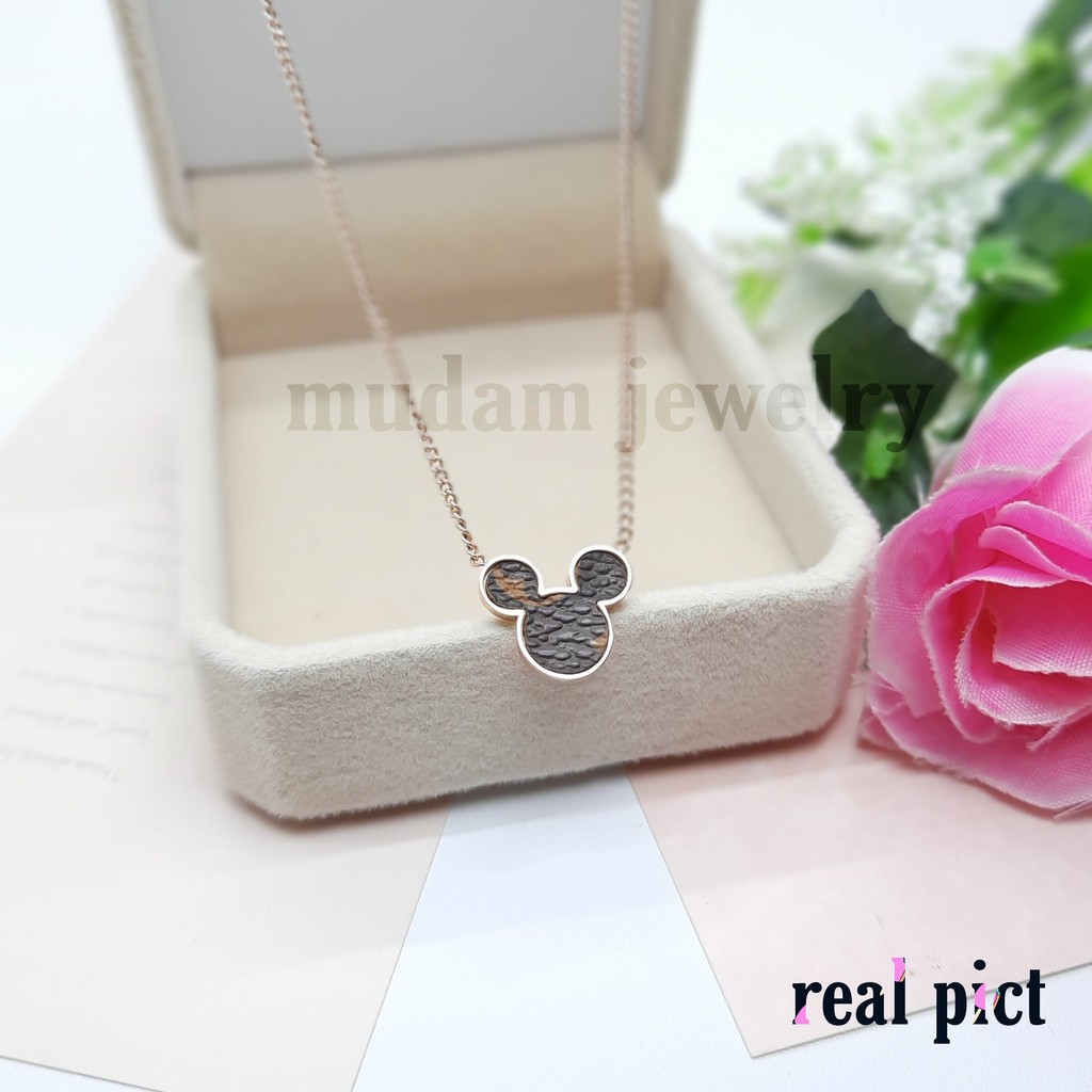 Kalung Titanium L* Kulit Model Mickey Tersedia Warna Rose gold dan Gold