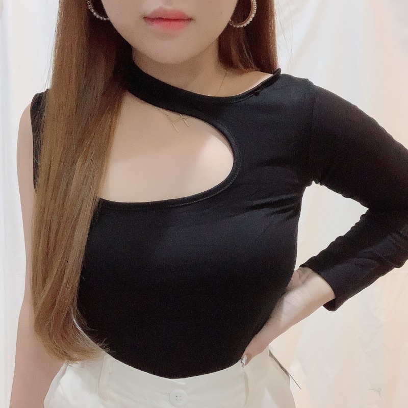 Long Sleeve Asymmetric Cut Out One Shoulder Top | Atasan Wanita Satu Lengan Panjang Korean Fashion | Maimon Grosir