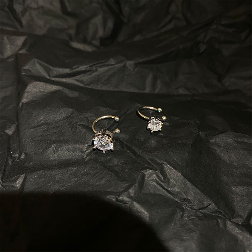 2pcs Anting Klip Mini Tanpa Tindik Bahan Silver 925 Hias Berlian Imitasi Untuk Wanita