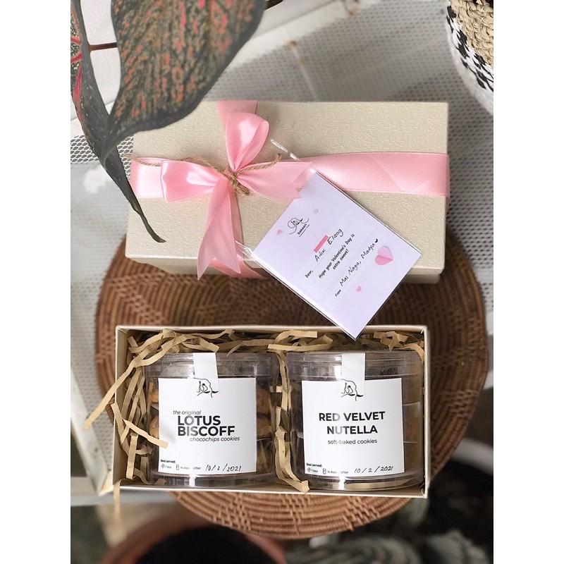 

Gift & Hampers Package (Box of 2)