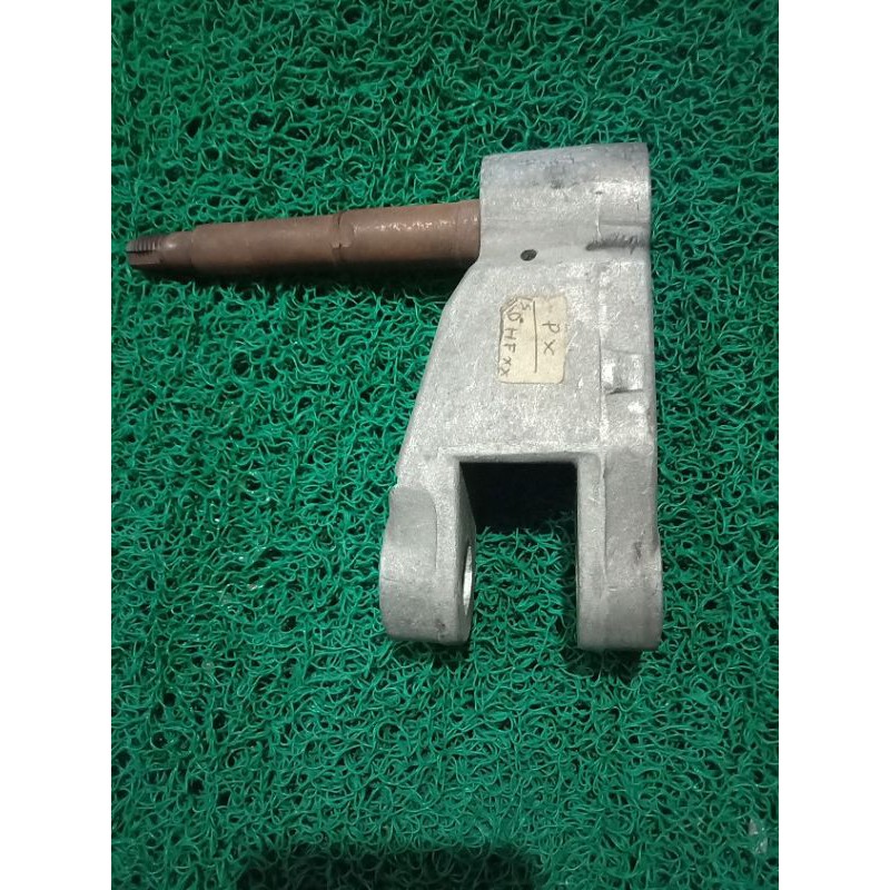 pala babi dudukan shockbreaker  Vespa PX