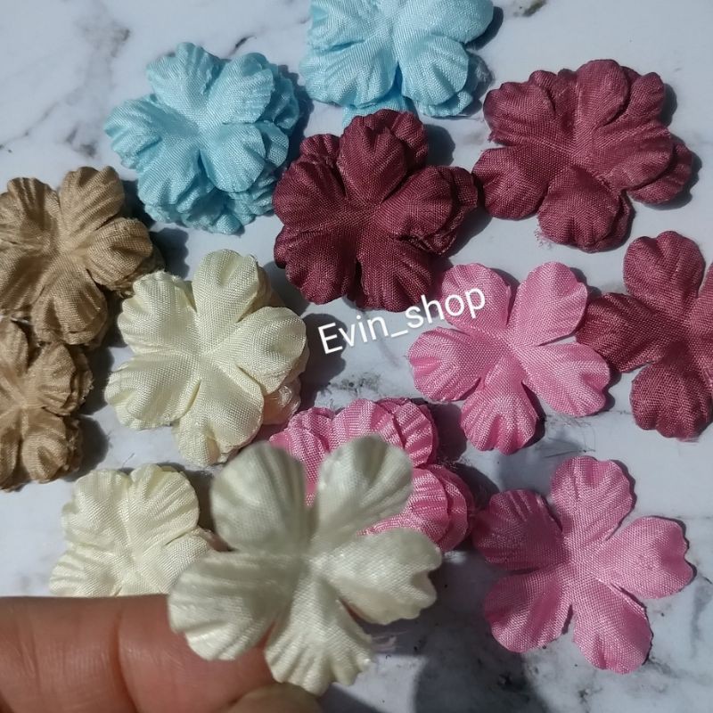 Kelopak Sakura 3cm tipis isi 100 lembar 1 Warna