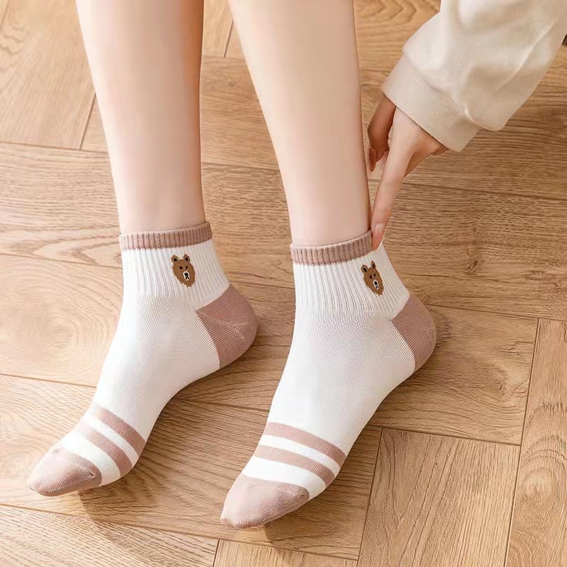 KAOS KAKI WANITA MOTIF CUTE BEAR COKLAT GARIS KOTAK FASHION KOREA WOMEN SOCK IMPORT MURAH (VH)