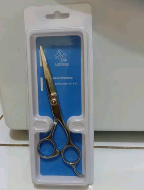 Leicheng Gunting Potong Rambut Stainless Anti Karat Steel Tajam Barbershop / Gunting Salon