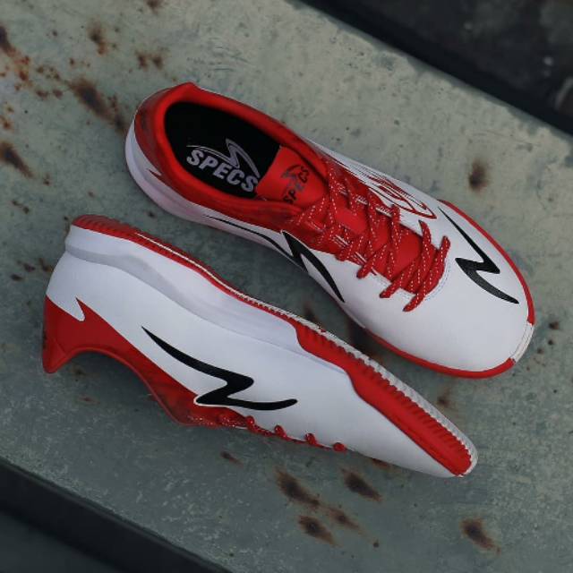 Sepatu futsal specs Accelerator Garuda Attack merah/putih new 2019