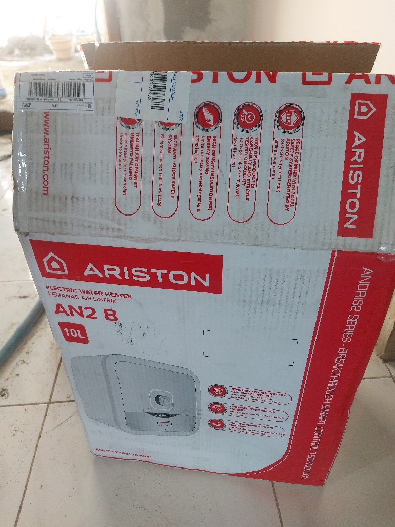 Ariston An2-10 Liter Water Heater Listrik Storage Kapasitas 10 Liter