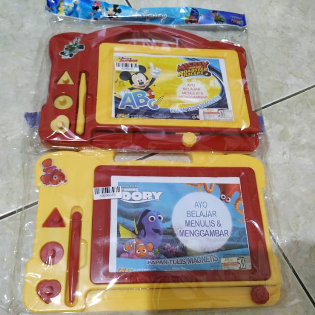

PAPAN TULIS MAGNET DISNEY