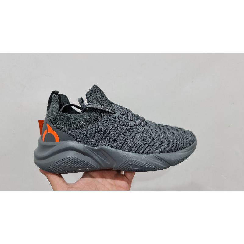 sepatu running ortuseight galactic gunmetal