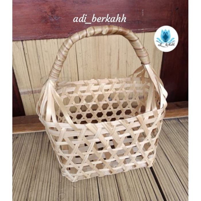 Tas souvenir 20x15x15cm anyaman bambu