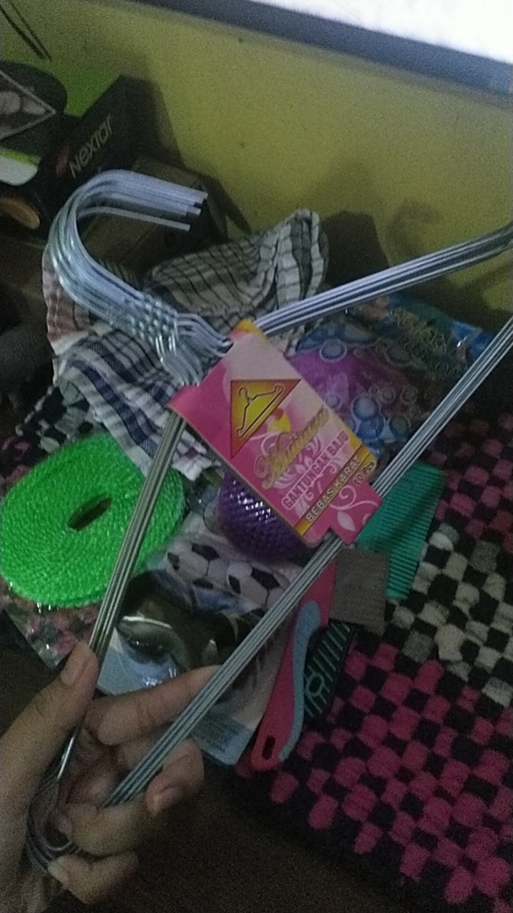 Gantungan Baju 1set Isi 10pcs