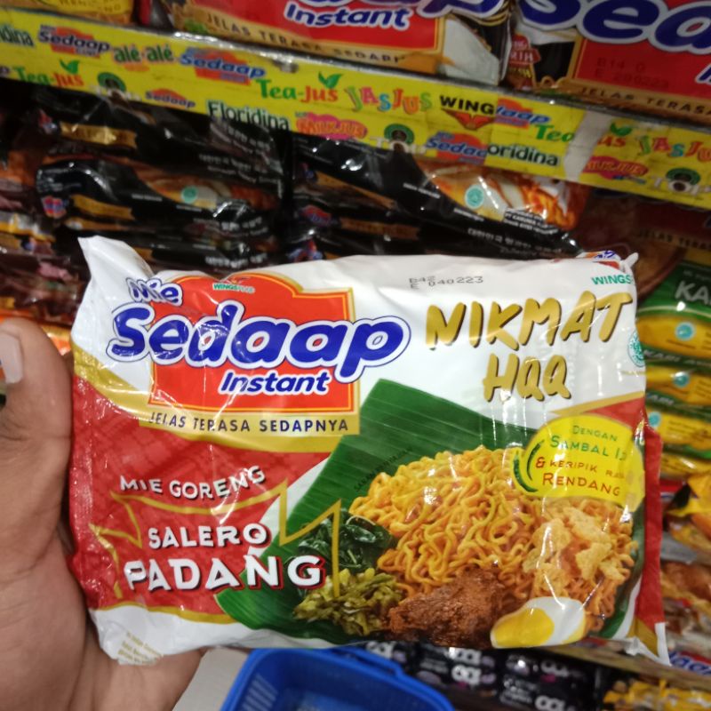 

Yummer l Mie Sedaaap instant Goreng Salero Padang