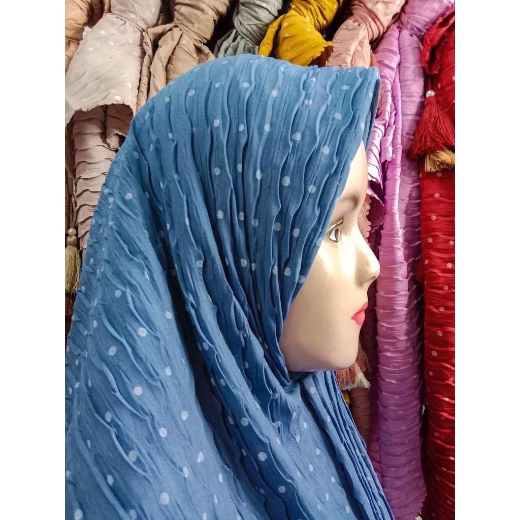 HIJAB SEGI EMPAT PLISKET POLKADOT MODEL TERBARU / JILBAB SEGIEMPAT PLISKET MOTIF POM POM
